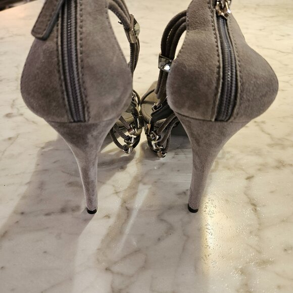 Gucci // grey suede heels - Picture 3 of 10